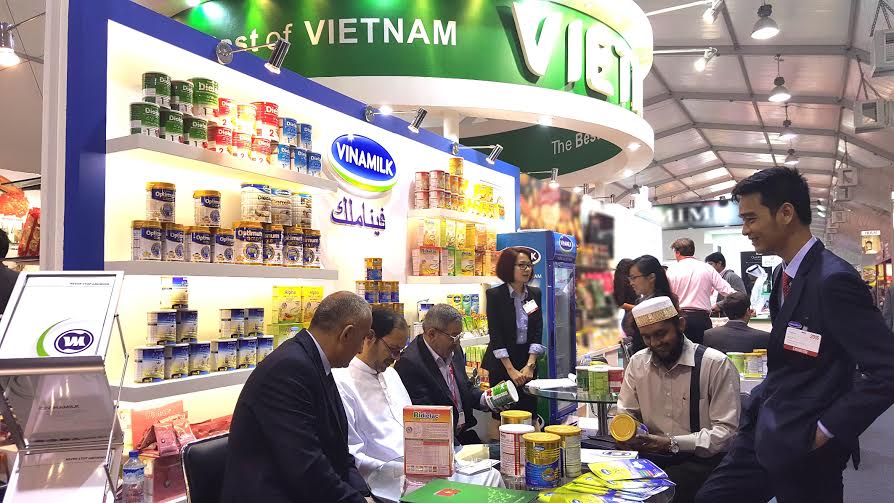 Vinamilk[-]ký[-]kết[-]được[-]Hợp[-]đồng[-]trị[-]giá[-]12,5[-]triệu[-]USD[-]trong[-]ngày[-]đầu[-]tiên[-]tại[-]Hội[-]chợ[-]Gulfood[-]2016